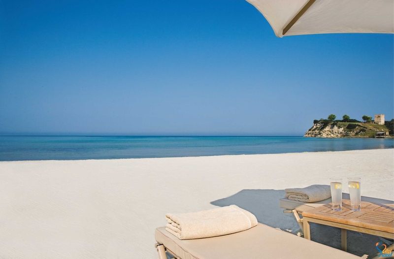The White Villa At Sani Sani  Bagian luar foto