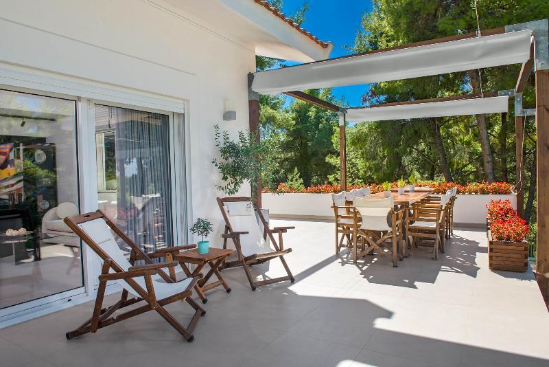 The White Villa At Sani Sani  Bagian luar foto