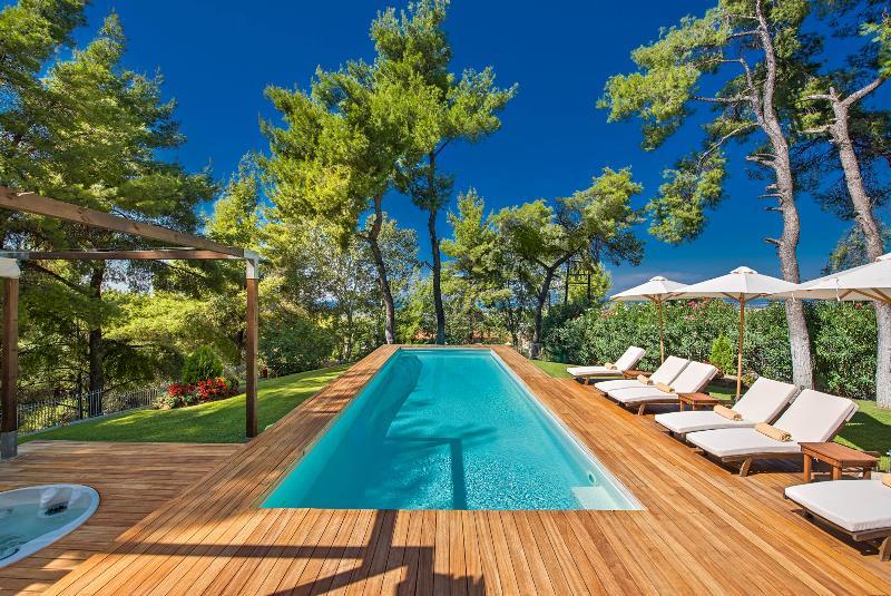 The White Villa At Sani Sani  Bagian luar foto